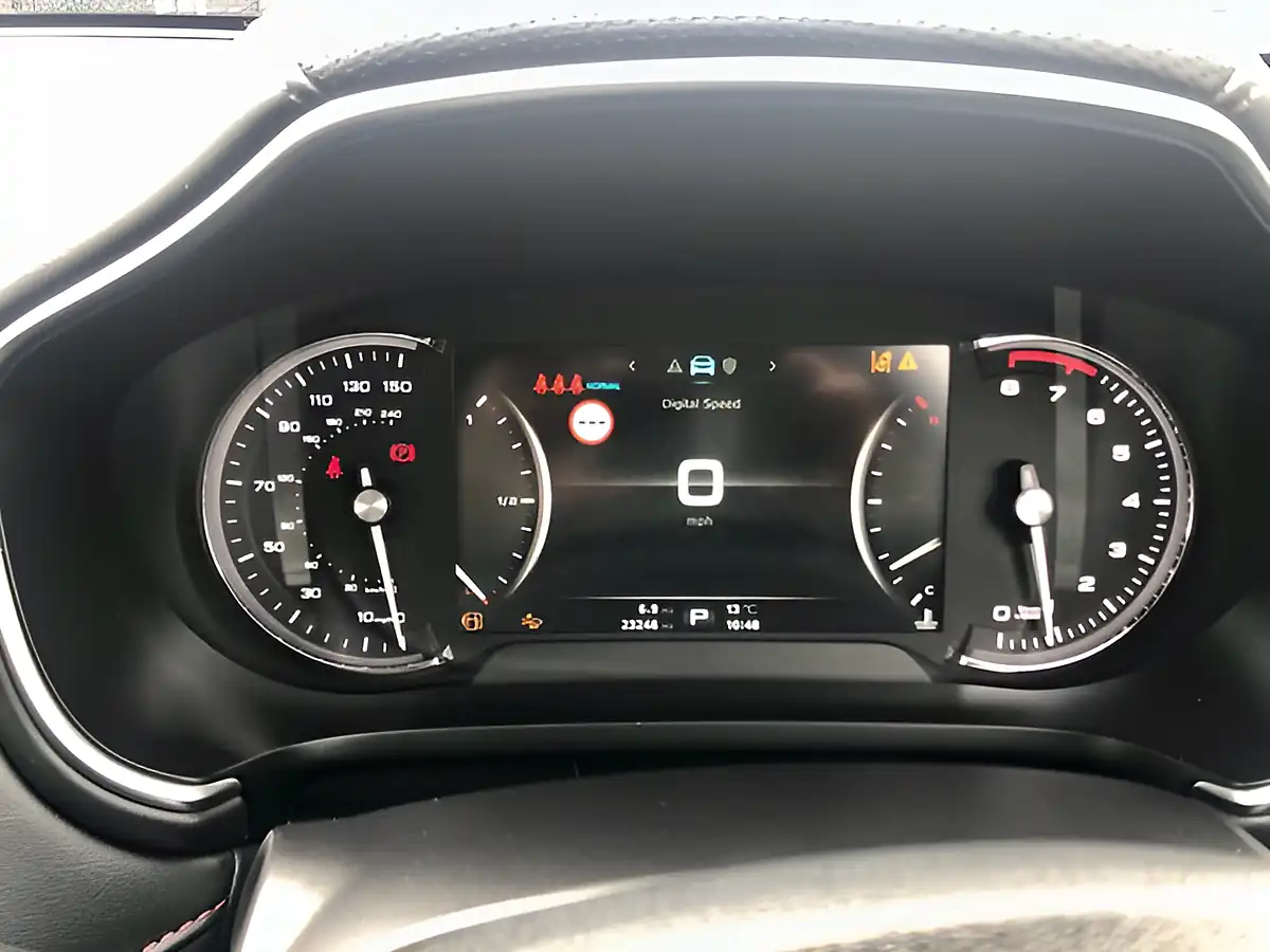 Used 2020 MG MG Hs Exclusive White - Interior and Exterior details 4