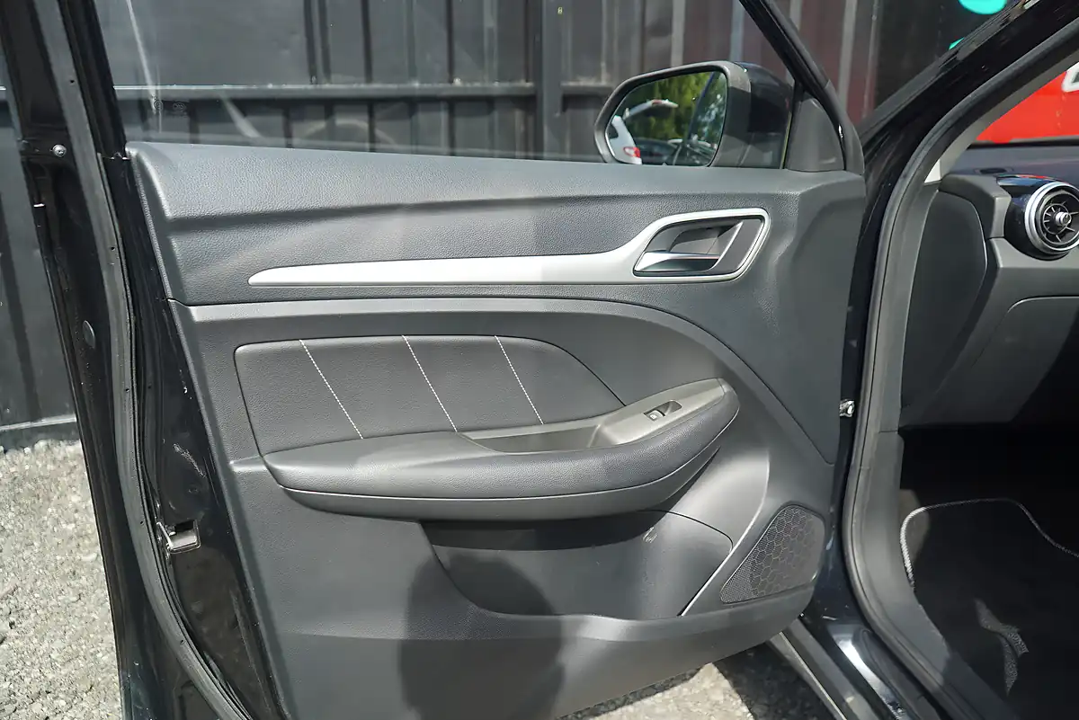 Used 2020 MG MG Zs Excite Black - Interior and Exterior details 19