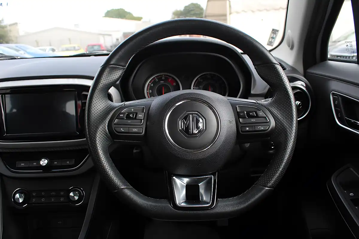 Used 2020 MG MG3 Exclusive Silver - Interior and Exterior details 18