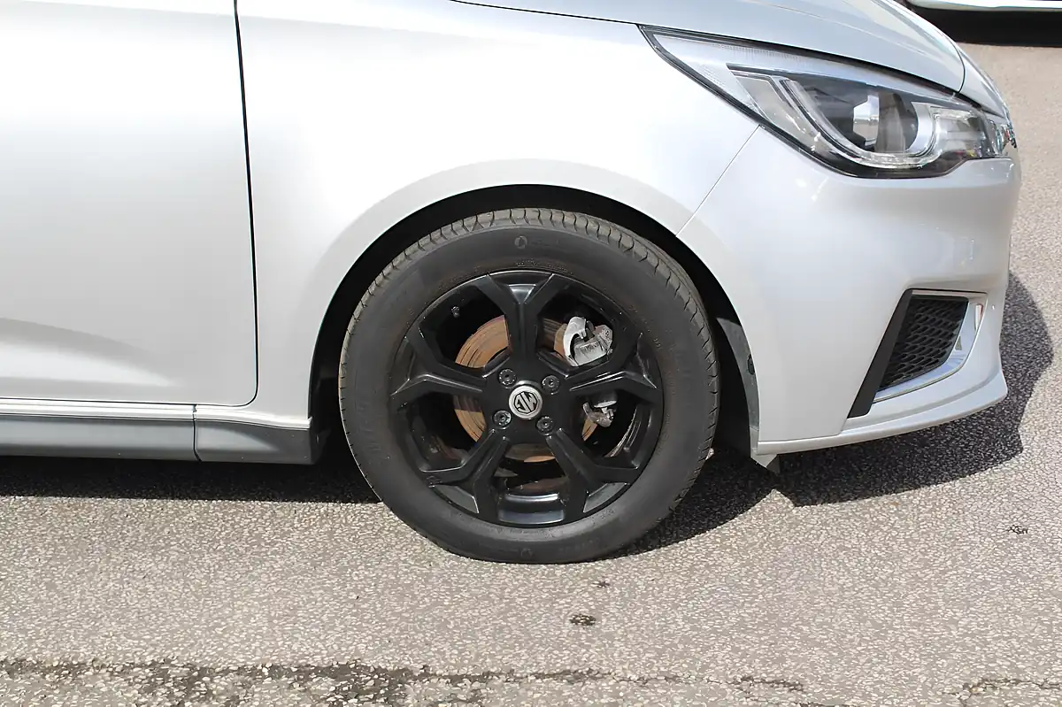 Used 2020 MG MG3 Exclusive Silver - Interior and Exterior details 5