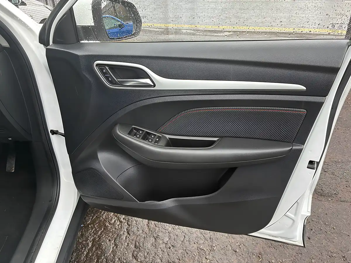 Used 2020 MG Zs Excite White - Interior and Exterior details 11