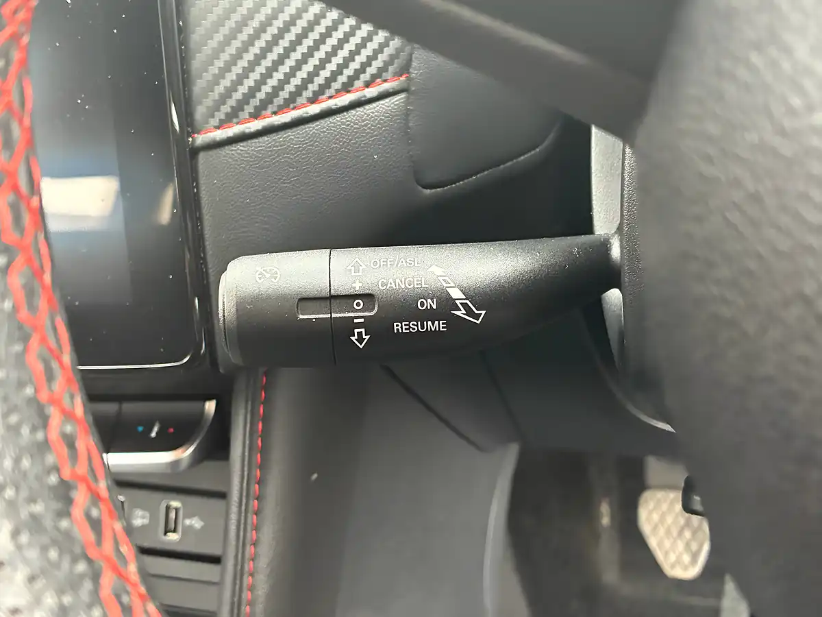 Used 2020 MG Zs Excite White - Interior and Exterior details 13