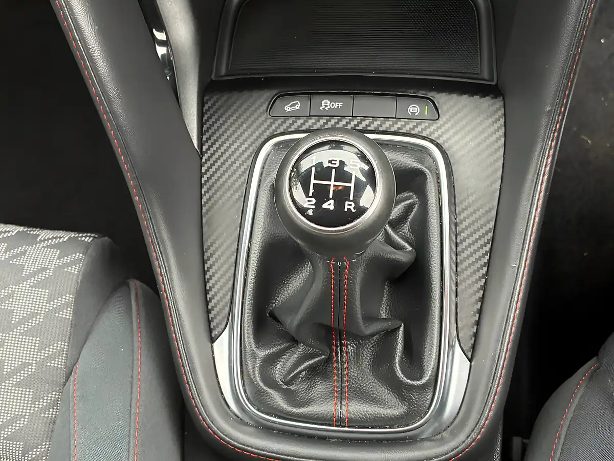 Used 2020 MG Zs Excite White - Interior and Exterior details 15