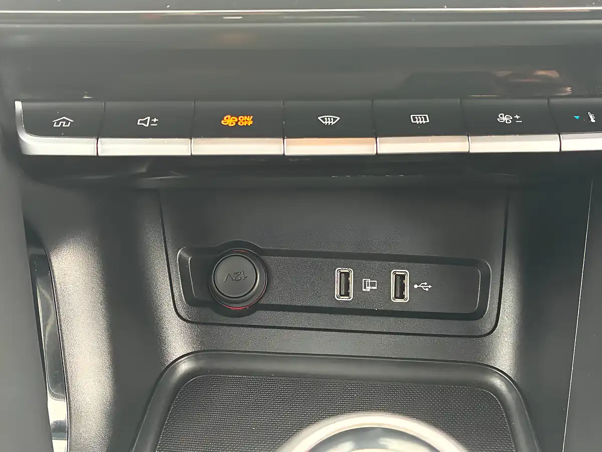 Used 2020 MG Zs Excite White - Interior and Exterior details 16