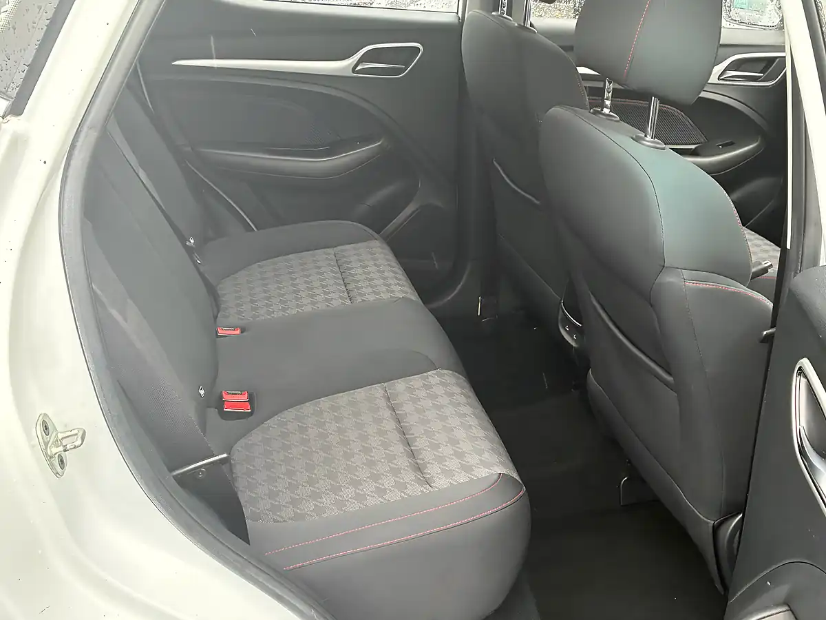 Used 2020 MG Zs Excite White - Interior and Exterior details 19