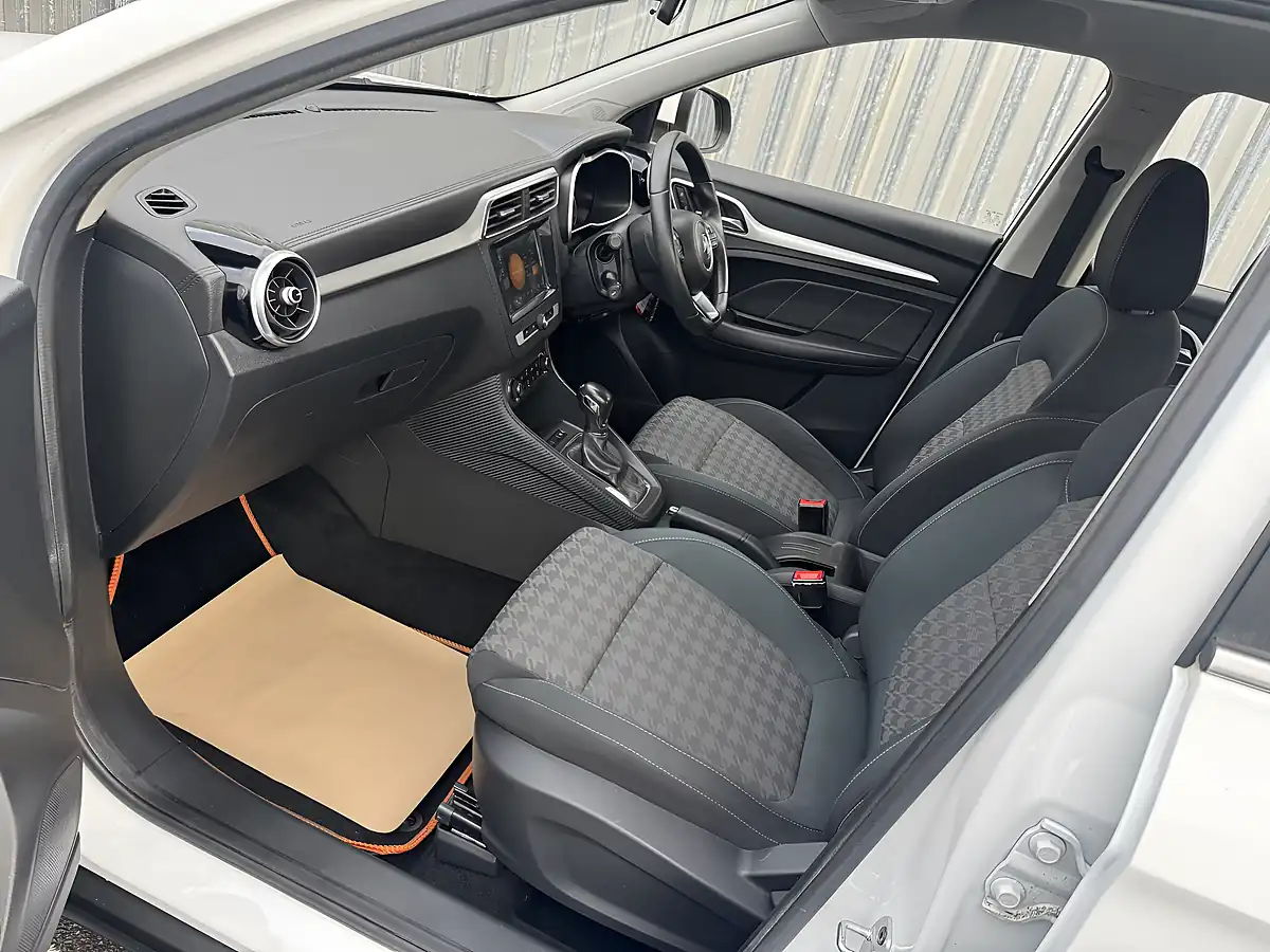 Used 2020 MG ZS Excite White - Interior and Exterior details 10