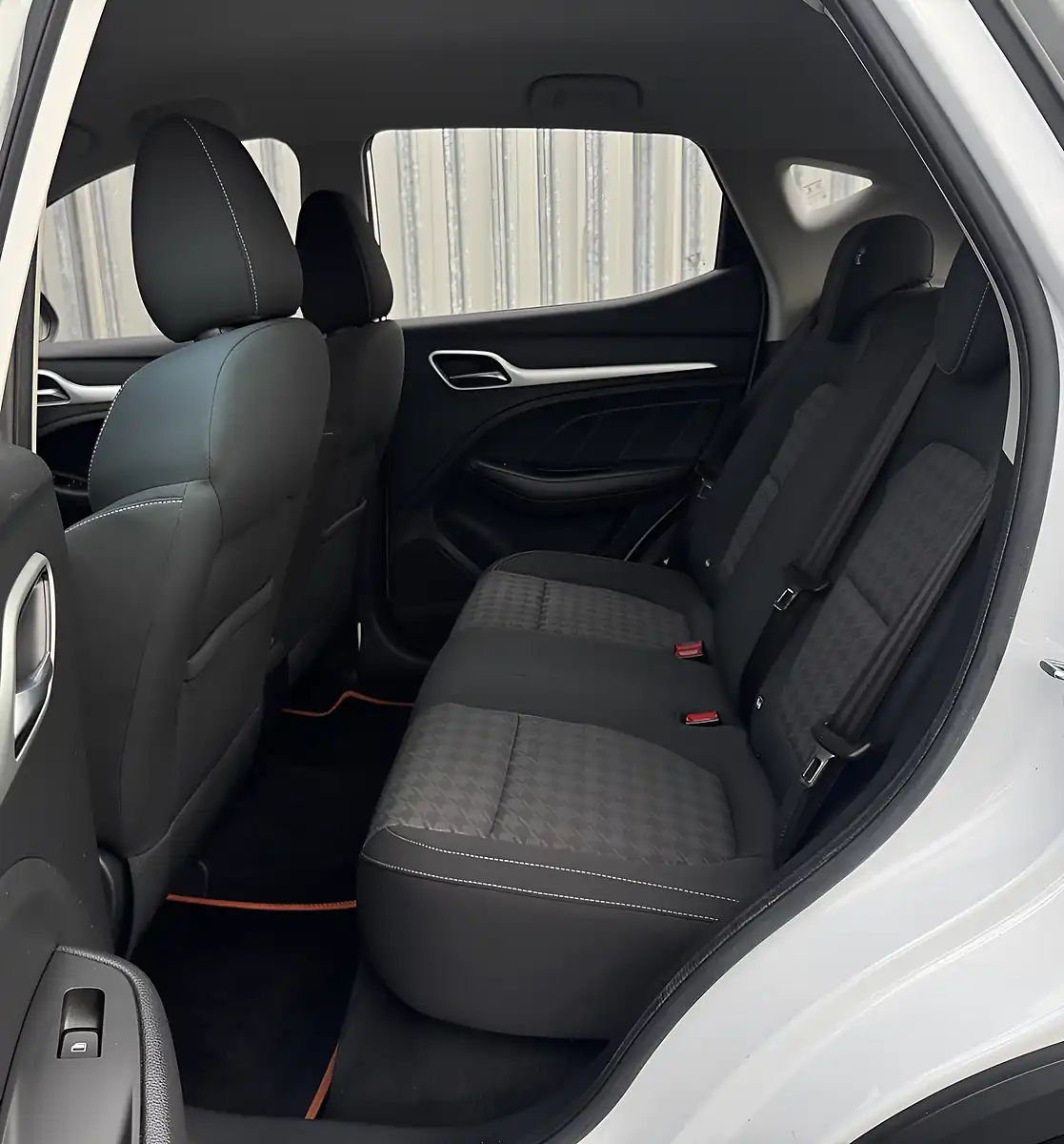 Used 2020 MG ZS Excite White - Interior and Exterior details 11