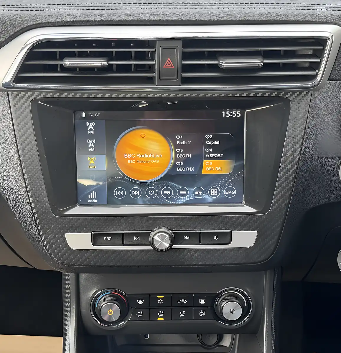Used 2020 MG ZS Excite White - Interior and Exterior details 15