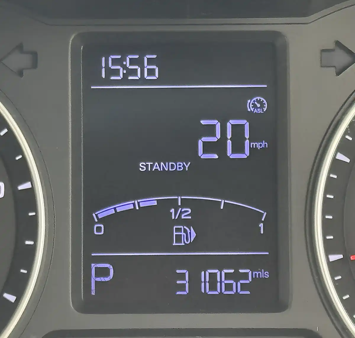 Used 2020 MG ZS Excite White - Interior and Exterior details 17