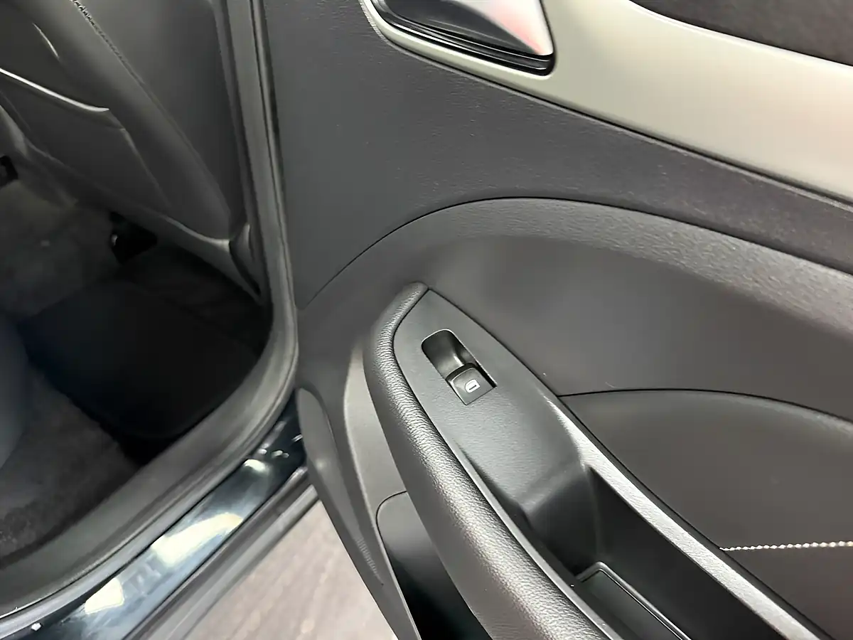 Used 2020 MG Zs Exclusive Black Pearl - Interior and Exterior details 6