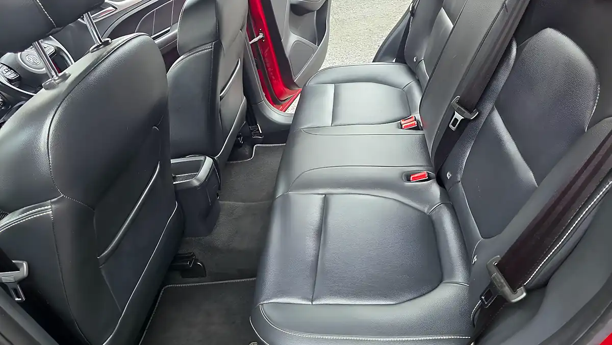 Used 2020 MG Zs Exclusive Red - Interior and Exterior details 16