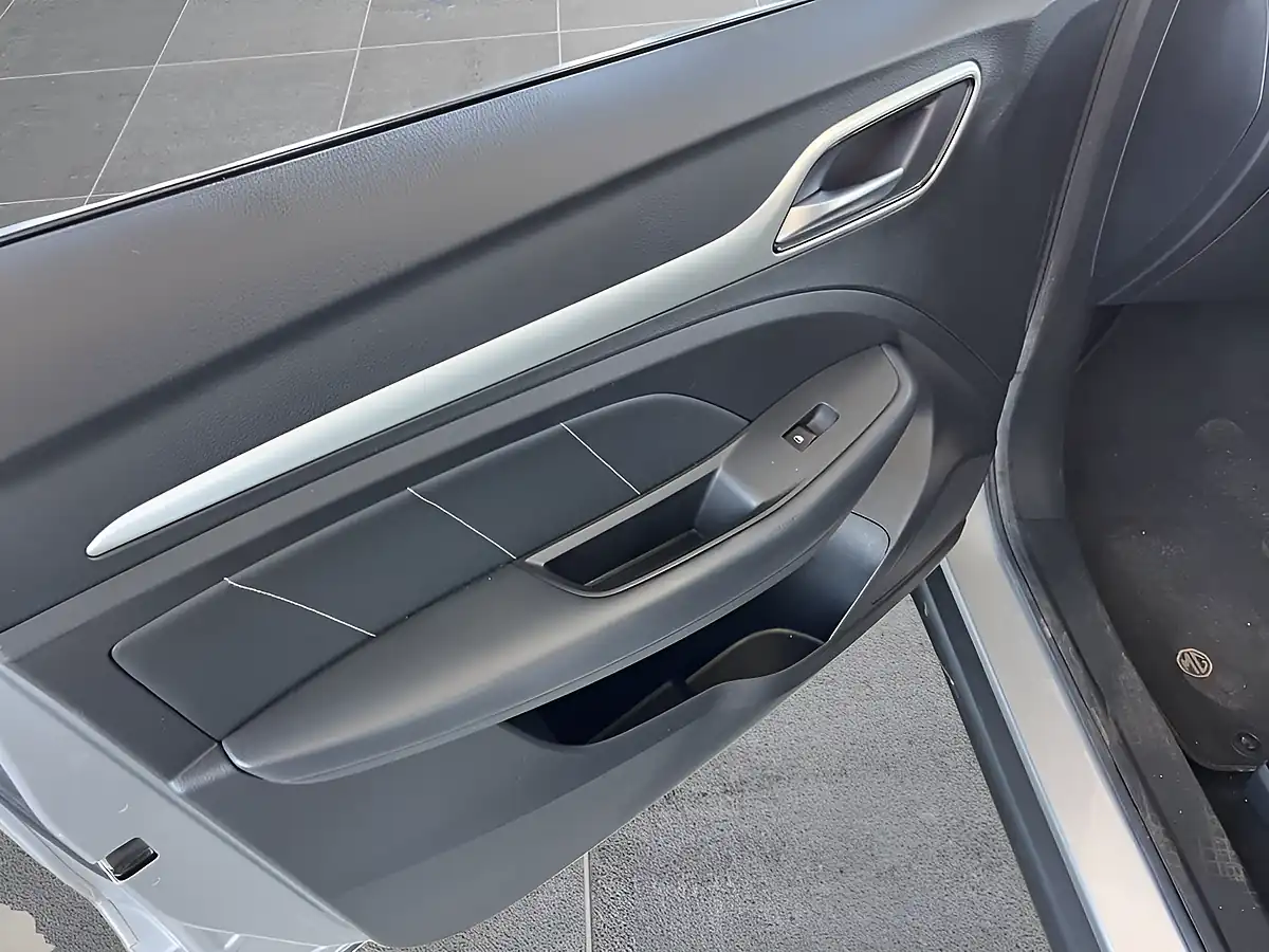 Used 2020 MG Zs Exclusive Silver - Interior and Exterior details 17