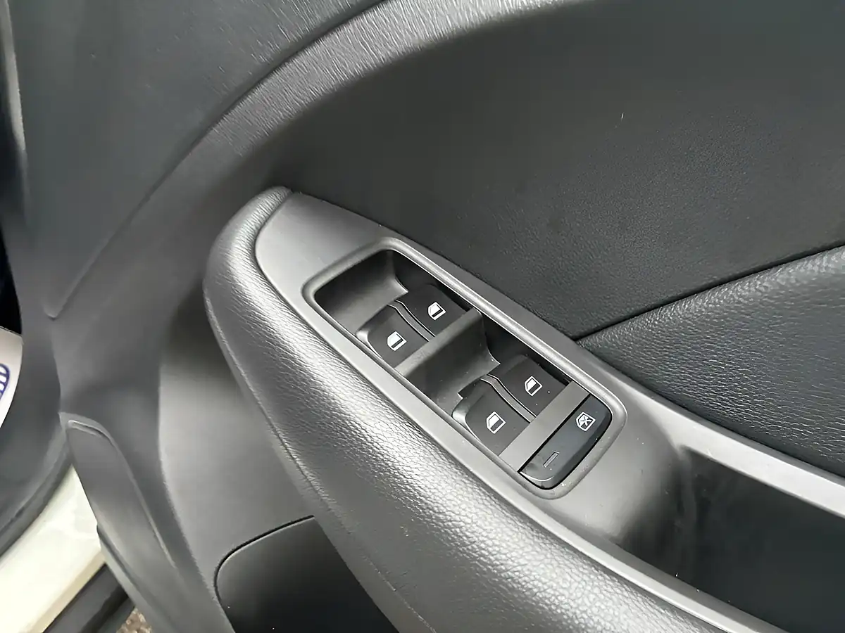 Used 2020 MG ZS Exclusive White - Interior and Exterior details 12