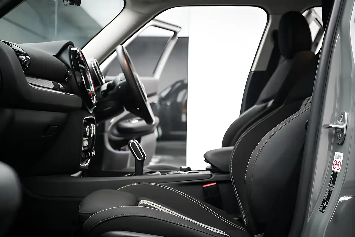 Used 2020 MINI Clubman Classic Grey - Interior and Exterior details 16