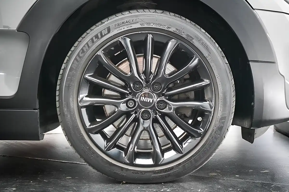 Used 2020 MINI Clubman Classic Grey - Interior and Exterior details 20