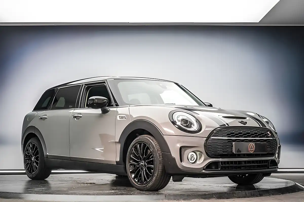 Used 2020 MINI Clubman Classic Grey - Interior and Exterior details 5