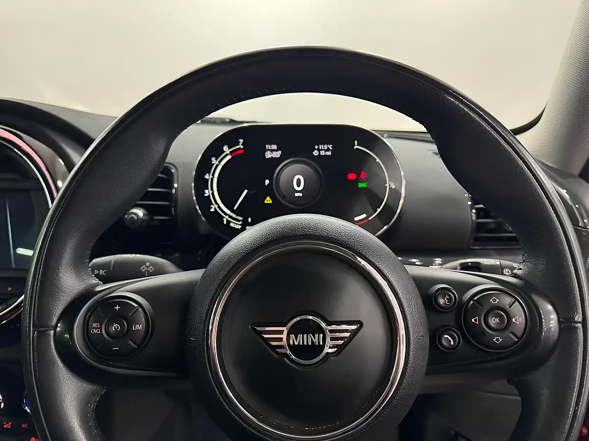 Used 2020 MINI Clubman Cooper Classic Red - Interior and Exterior details 14