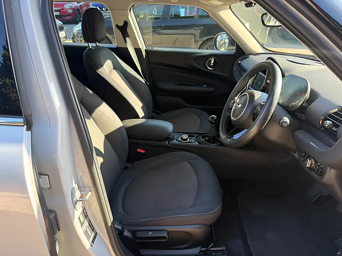 Used 2020 MINI Clubman Cooper Classic Silver - Interior and Exterior details 10
