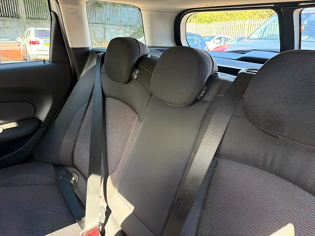 Used 2020 MINI Clubman Cooper Classic Silver - Interior and Exterior details 13