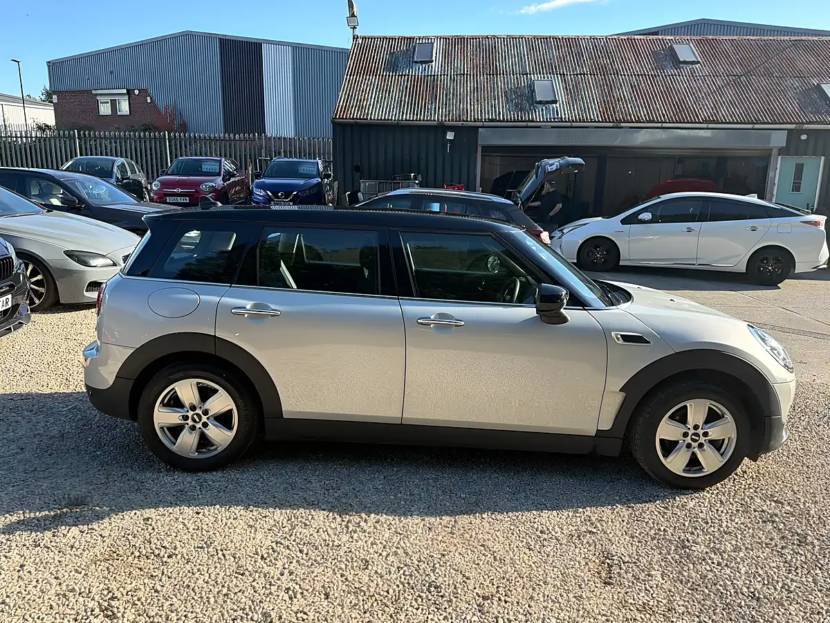 Used 2020 MINI Clubman Cooper Classic Silver - Interior and Exterior details 8