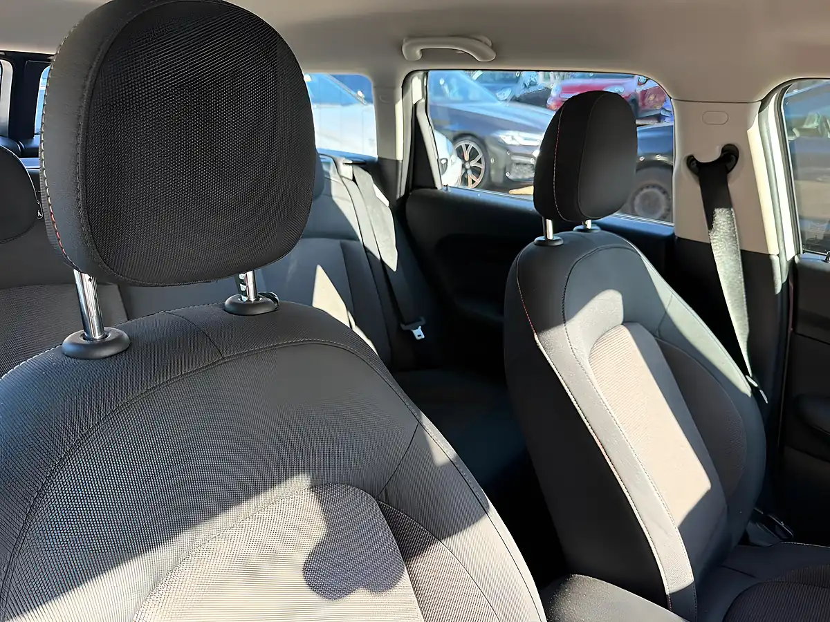 Used 2020 MINI Clubman Cooper Classic Silver - Interior and Exterior details 9