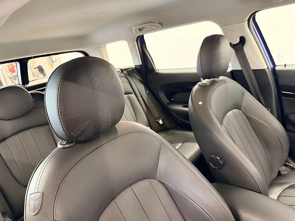 Used 2020 MINI Clubman Cooper Exclusive Starlight Blue - Interior and Exterior details 19