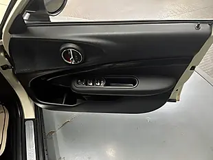 Used 2020 MINI Clubman Cooper Exclusive White - Interior and Exterior details 12