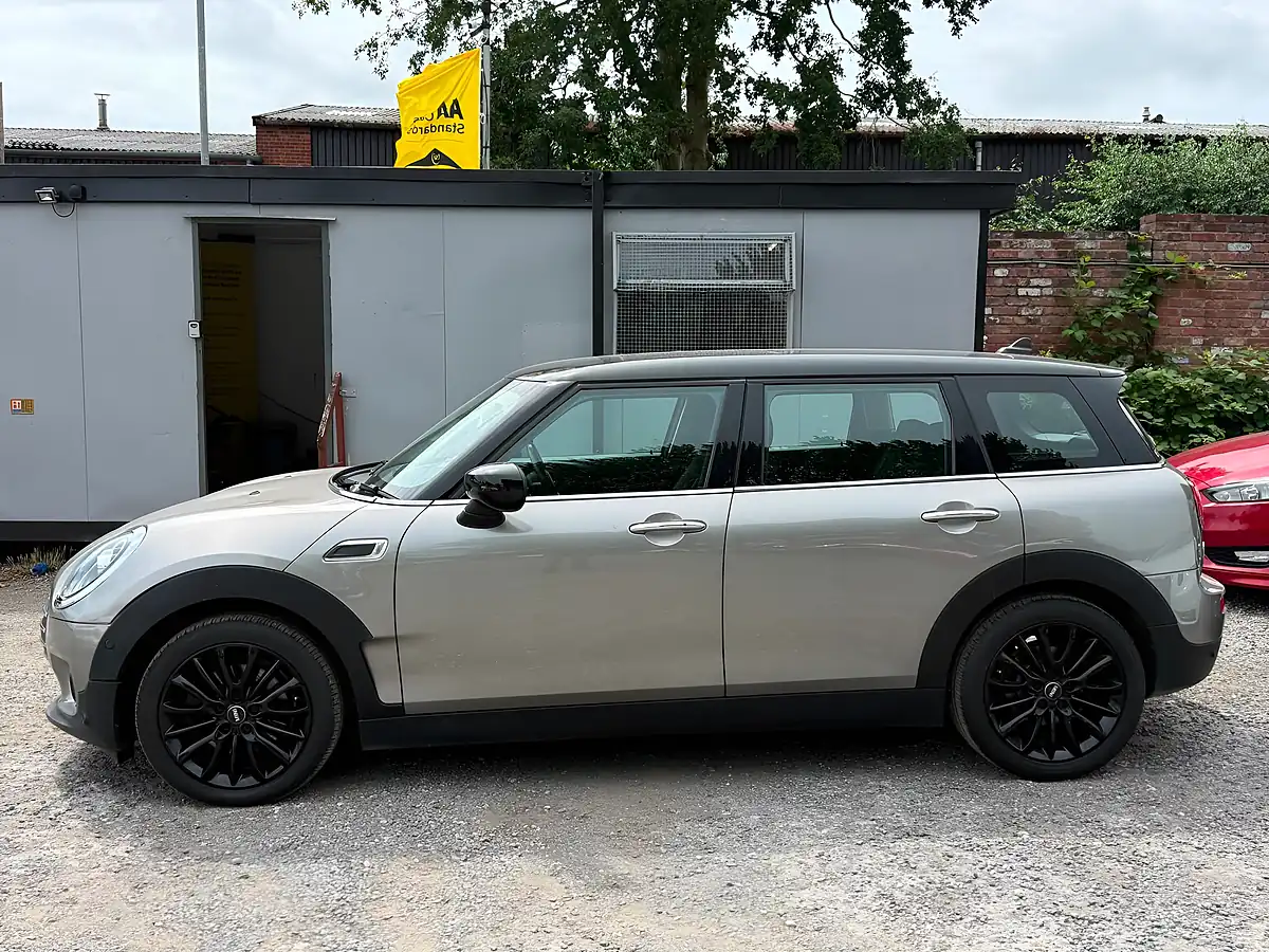 Used 2020 MINI Clubman Exclusive Grey - Interior and Exterior details 4
