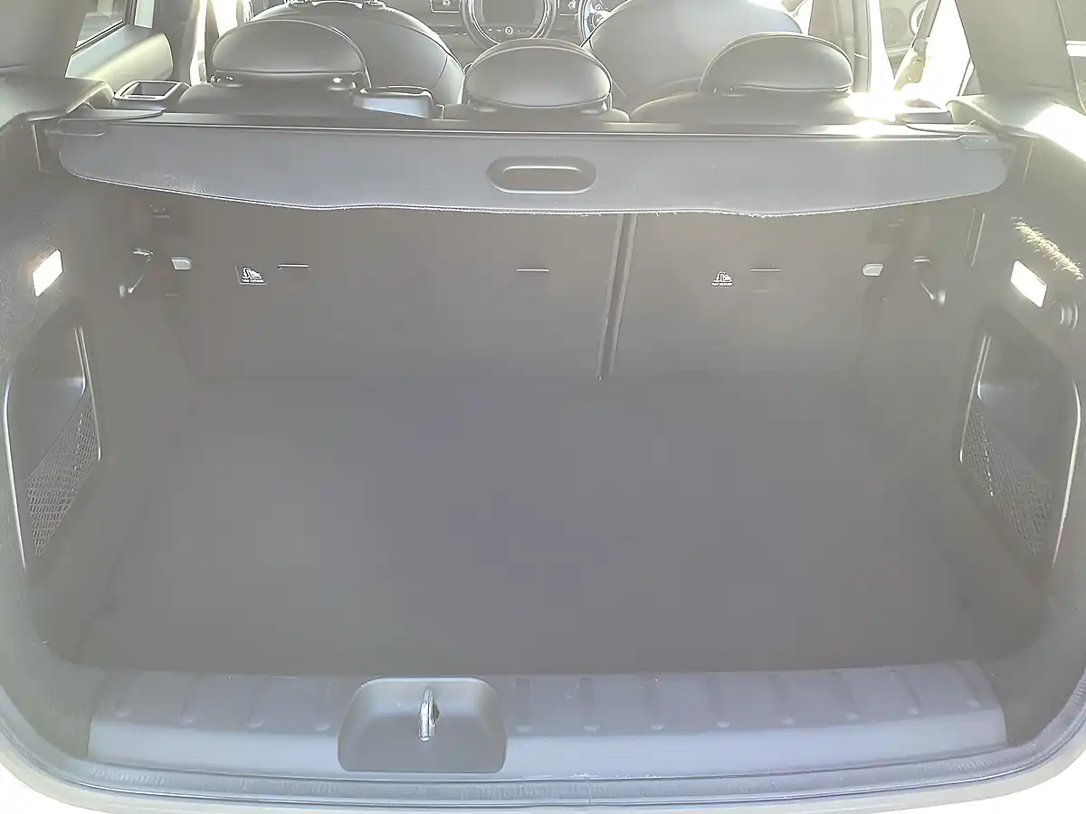 Used 2020 MINI Clubman Exclusive Pepper White - Interior and Exterior details 10