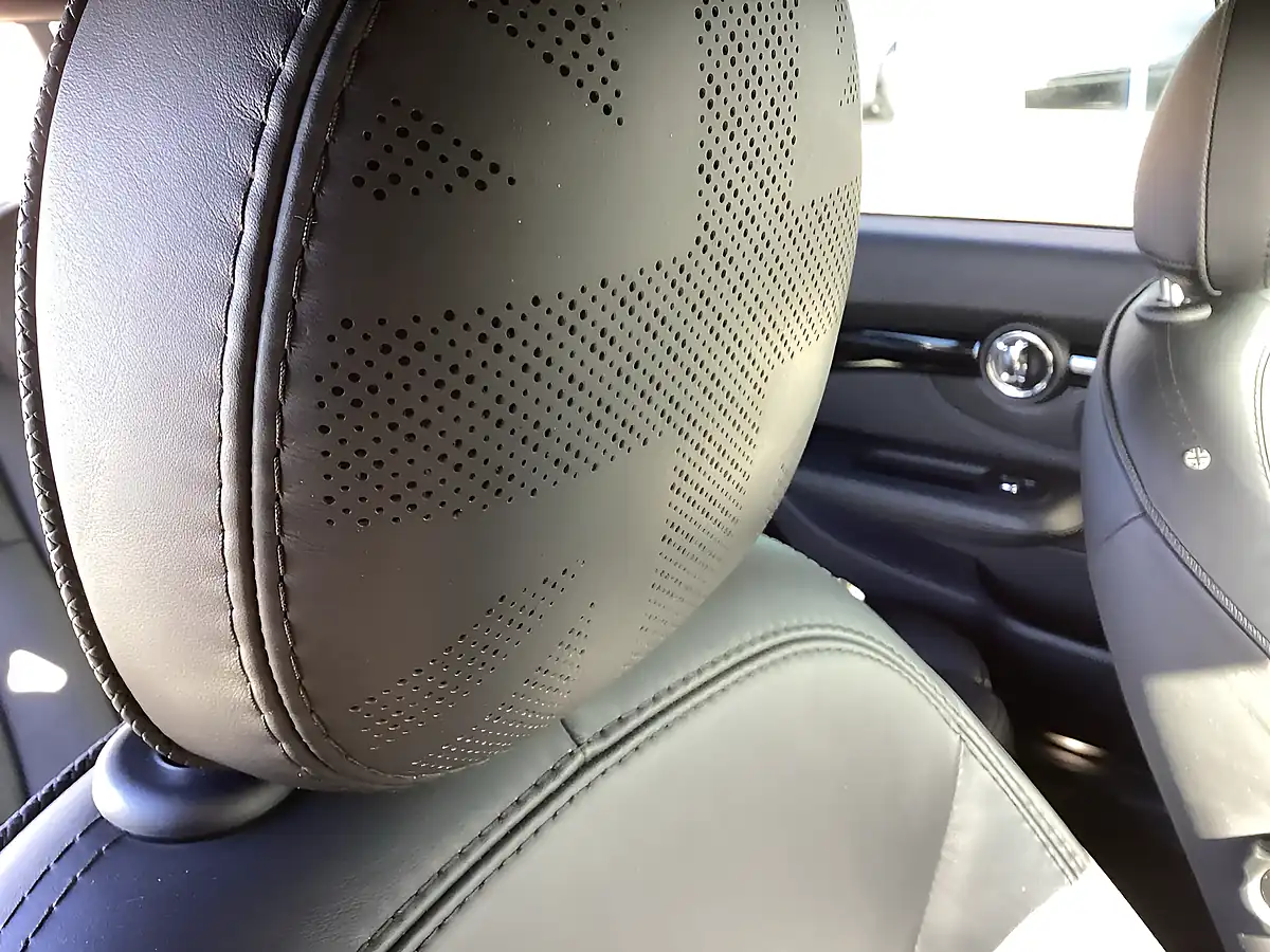 Used 2020 MINI Clubman Exclusive Pepper White - Interior and Exterior details 13