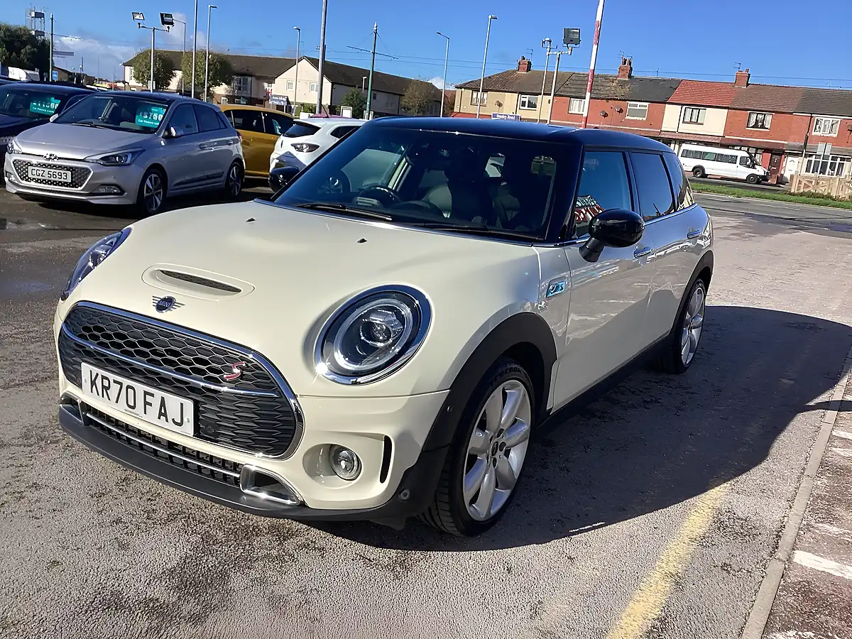Used 2020 MINI Clubman Exclusive Pepper White - Interior and Exterior details 2