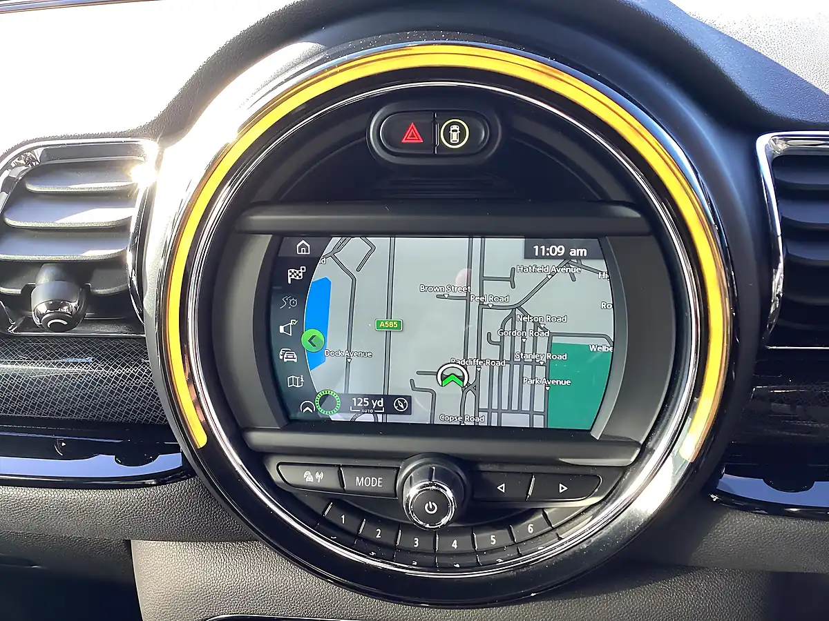 Used 2020 MINI Clubman Exclusive Pepper White - Interior and Exterior details 5