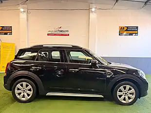Used 2020 MINI Countryman Classic Black - Interior and Exterior details 10