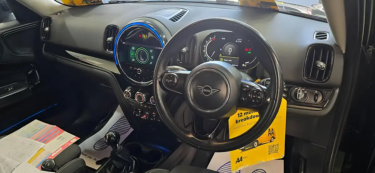 Used 2020 MINI Countryman Classic Black - Interior and Exterior details 3