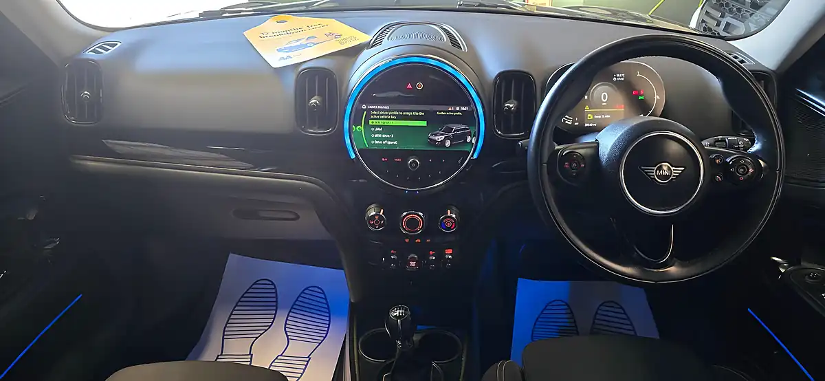 Used 2020 MINI Countryman Classic Black - Interior and Exterior details 7