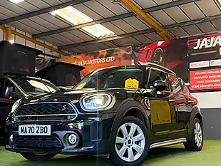 Used 2020 MINI Countryman Classic Black - Interior and Exterior details 9