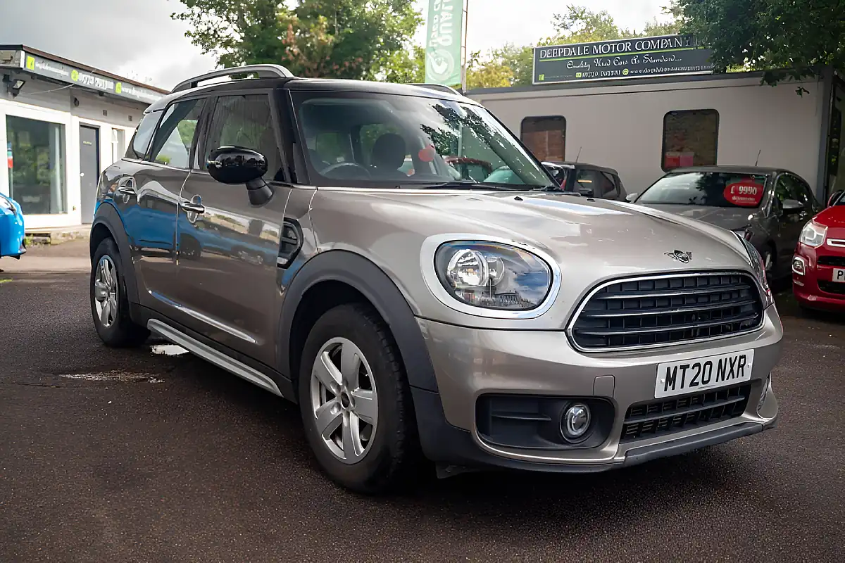 Used 2020 MINI Countryman Cooper Classic Melting Silver - Interior and Exterior details 10