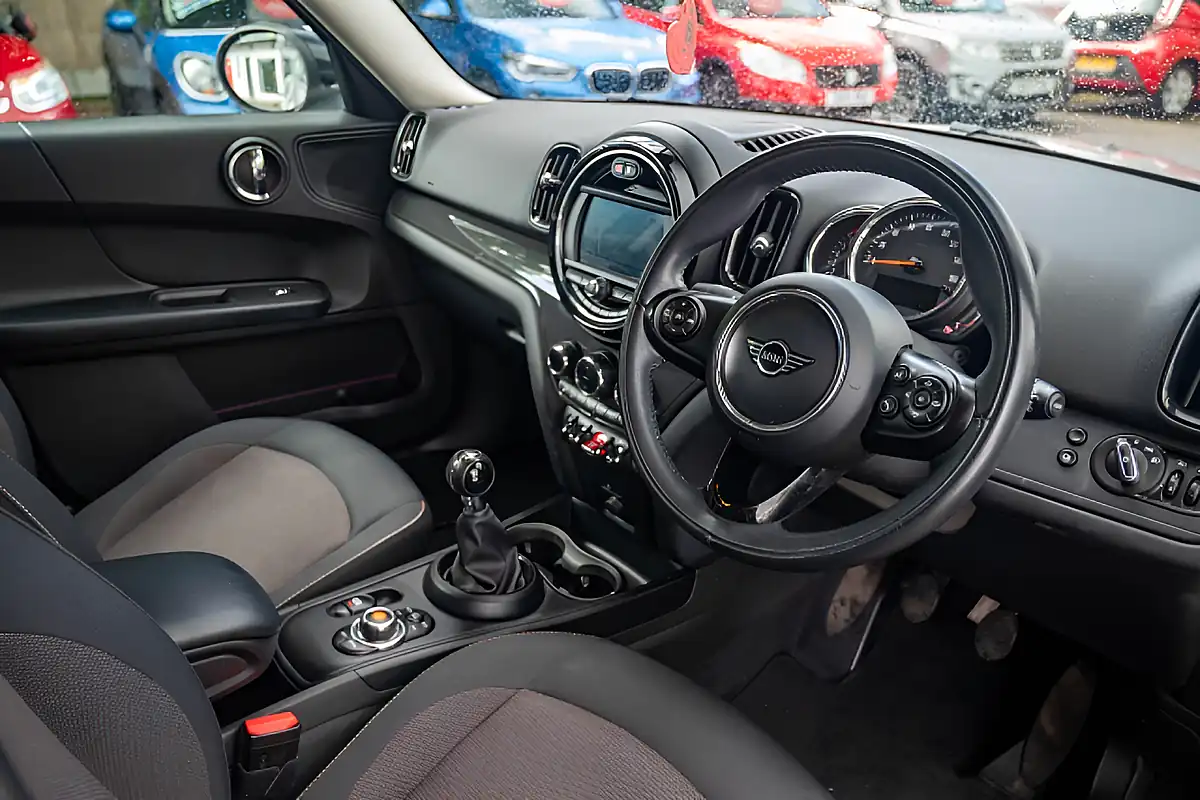 Used 2020 MINI Countryman Cooper Classic Melting Silver - Interior and Exterior details 2