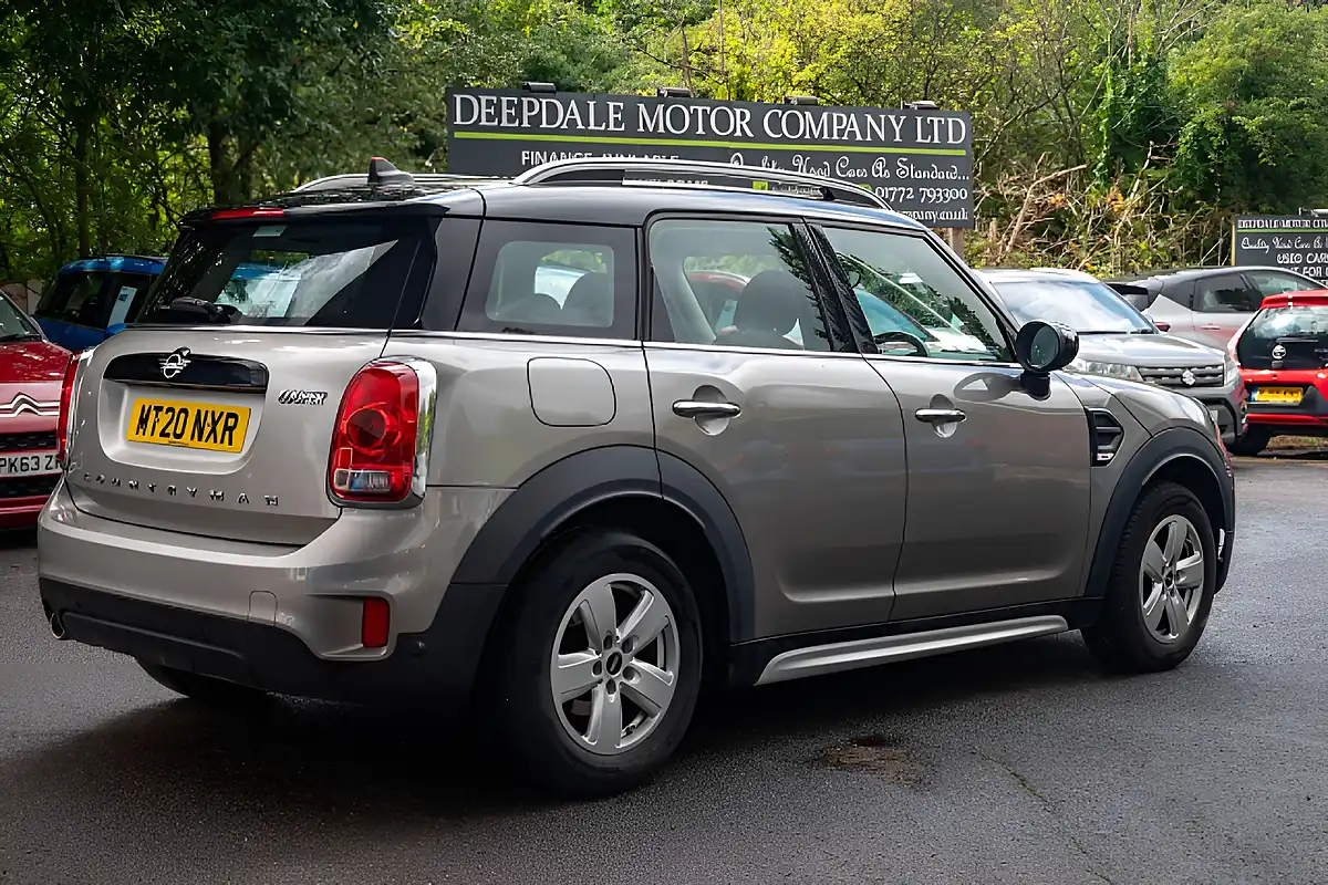 Used 2020 MINI Countryman Cooper Classic Melting Silver - Interior and Exterior details 8