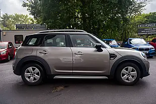Used 2020 MINI Countryman Cooper Classic Melting Silver - Interior and Exterior details 9