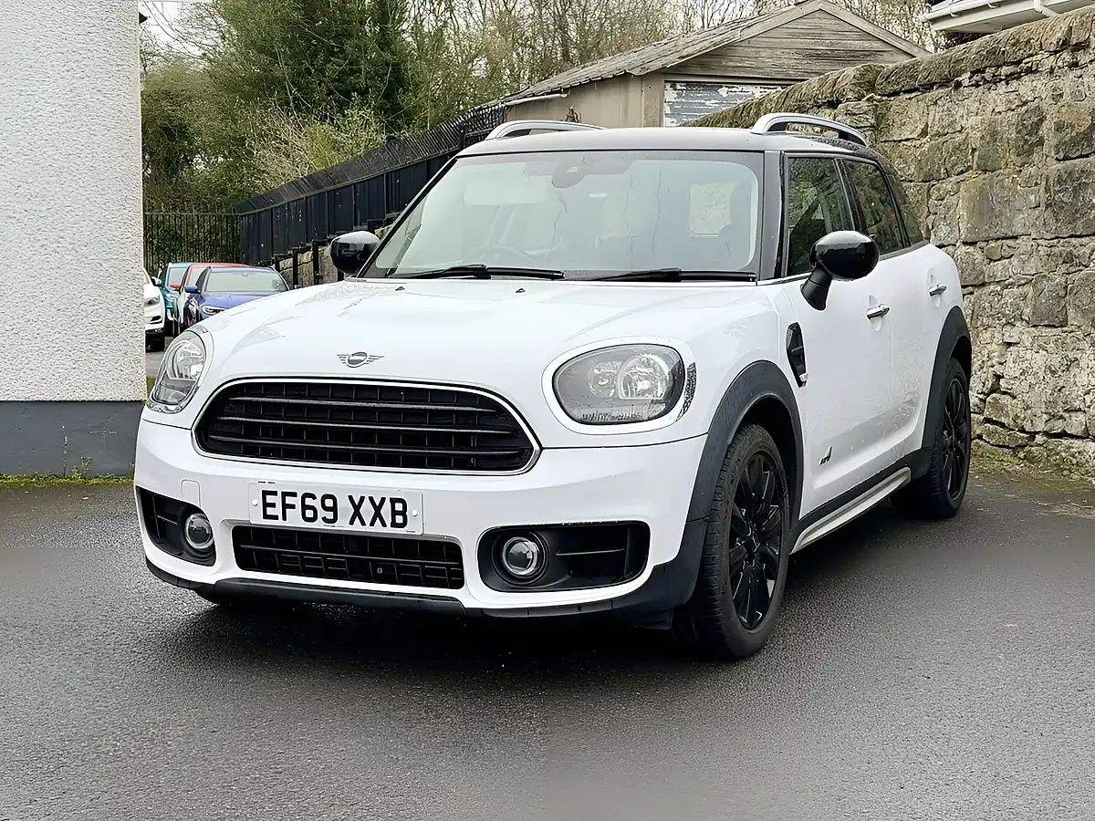 Used 2020 MINI Countryman Cooper Classic White - Interior and Exterior details 10
