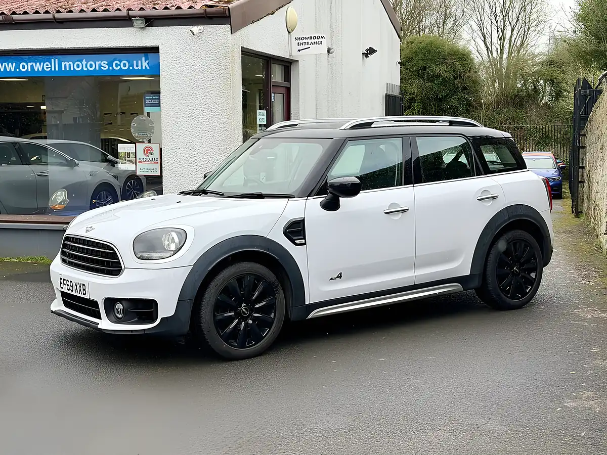 Used 2020 MINI Countryman Cooper Classic White - Interior and Exterior details 11
