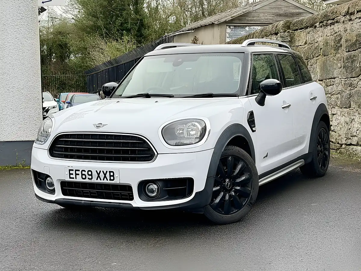 Used 2020 MINI Countryman Cooper Classic White - Interior and Exterior details 4