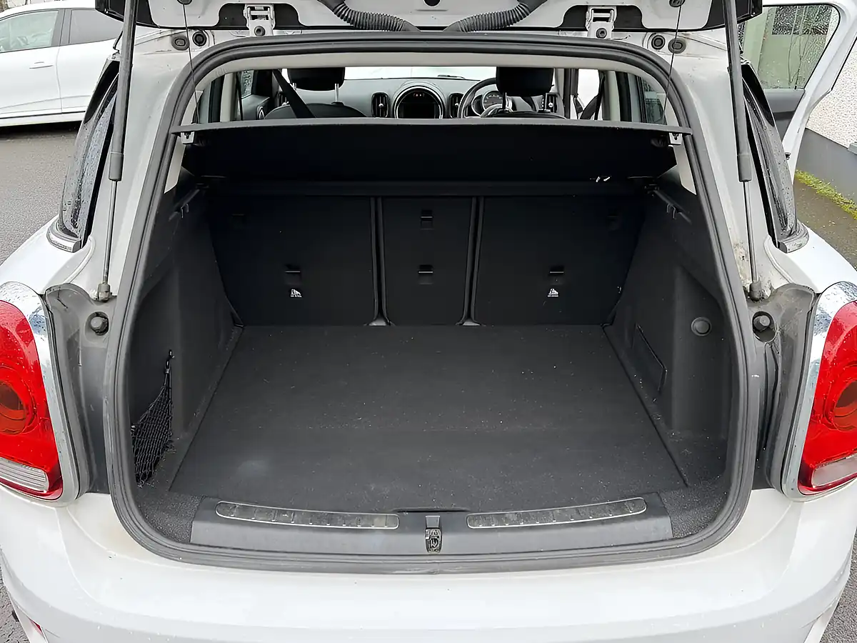 Used 2020 MINI Countryman Cooper Classic White - Interior and Exterior details 7