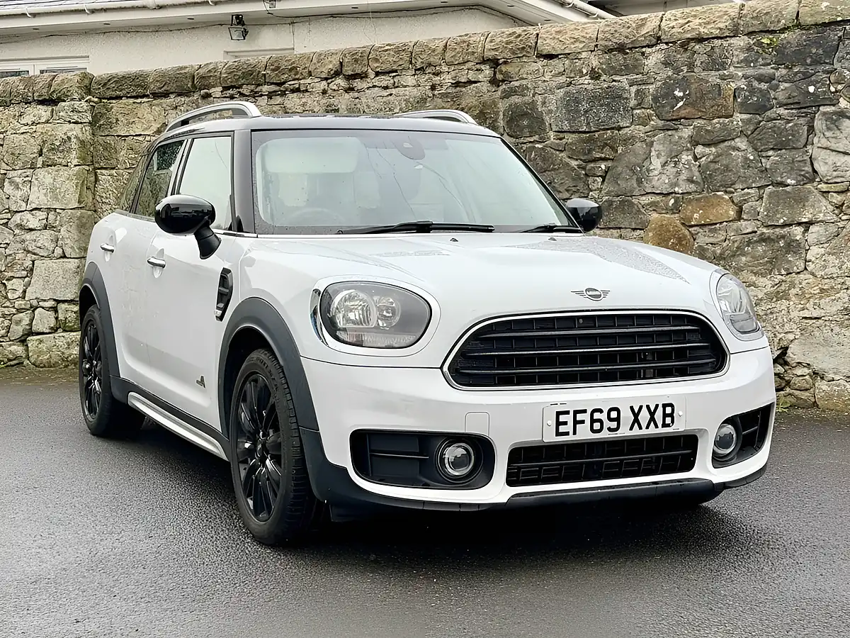 Used 2020 MINI Countryman Cooper Classic White - Interior and Exterior details 9