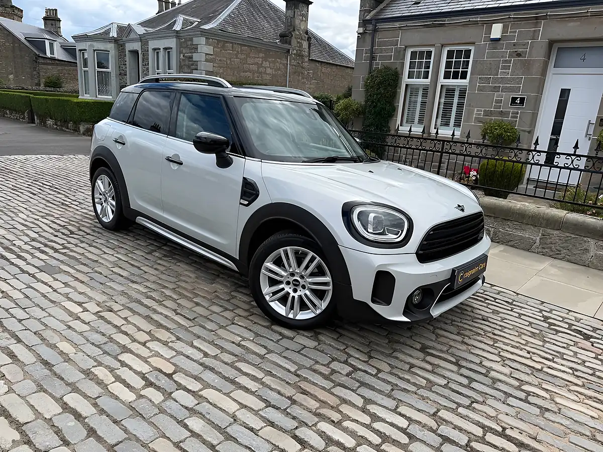 Used 2020 MINI Countryman Cooper Exclusive Silver - Front View