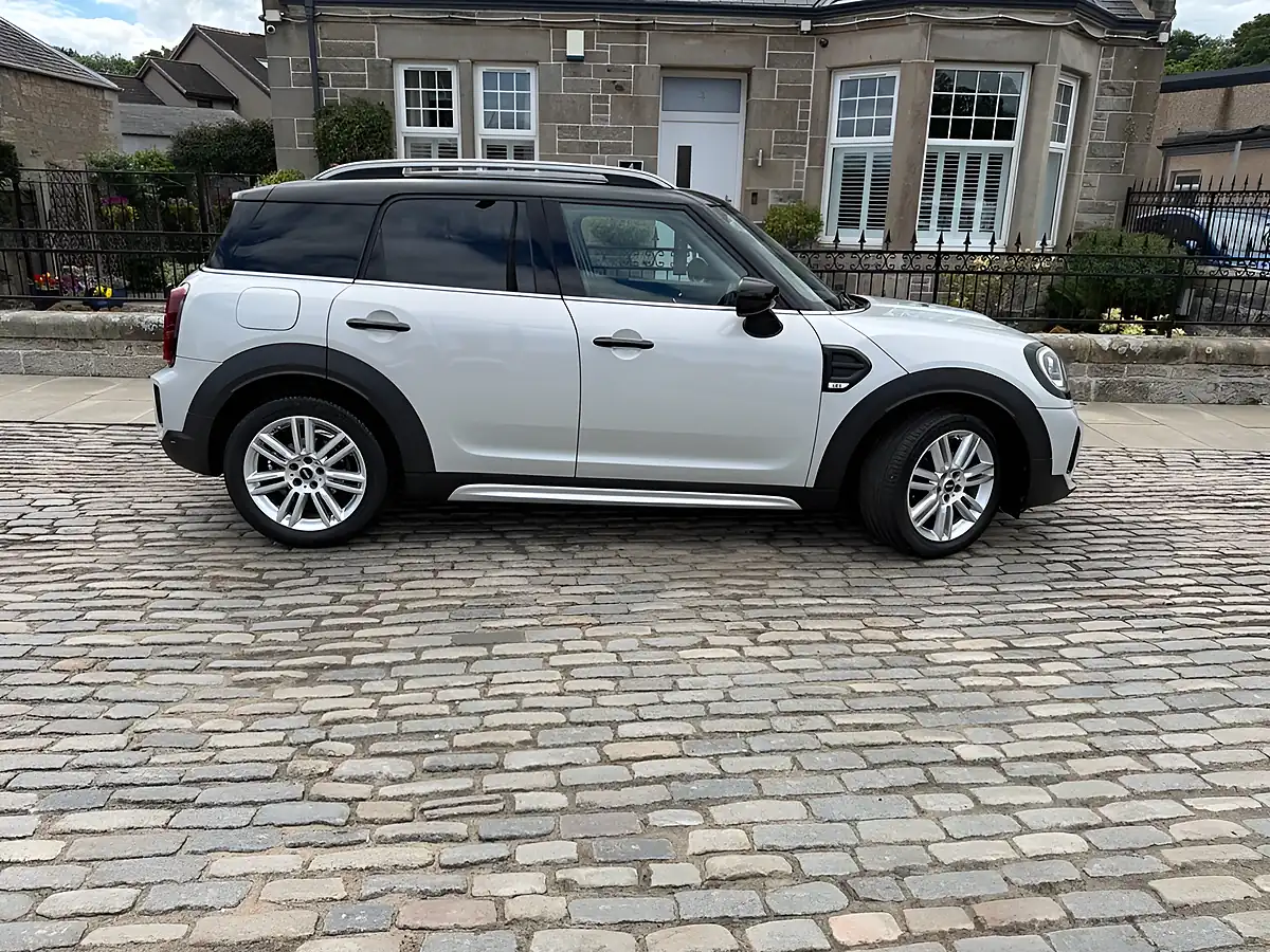Used 2020 MINI Countryman Cooper Exclusive Silver - Interior and Exterior details 10