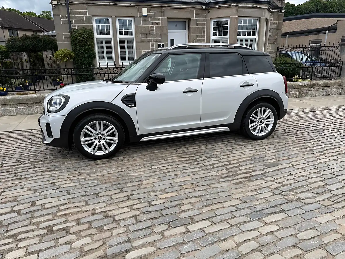 Used 2020 MINI Countryman Cooper Exclusive Silver - Interior and Exterior details 4