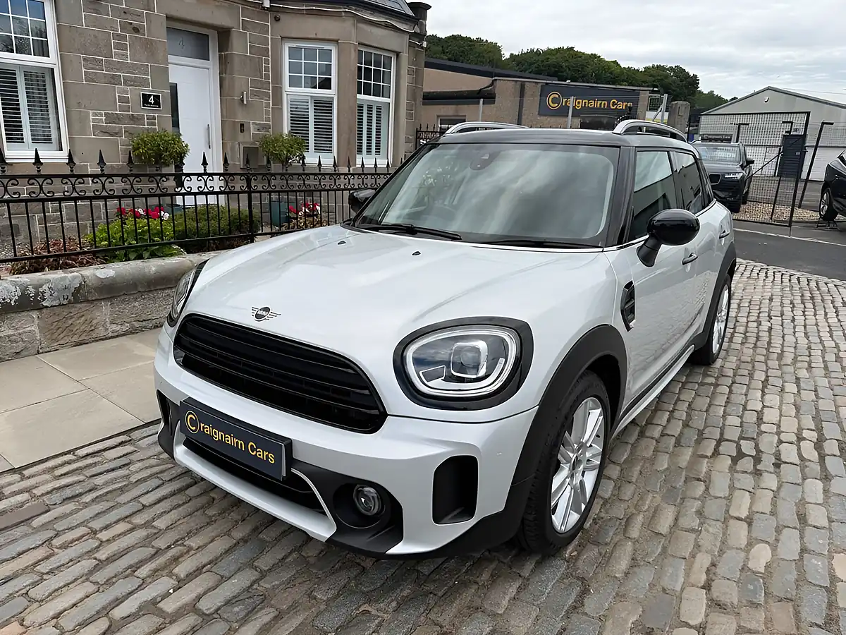 Used 2020 MINI Countryman Cooper Exclusive Silver - Interior and Exterior details 6