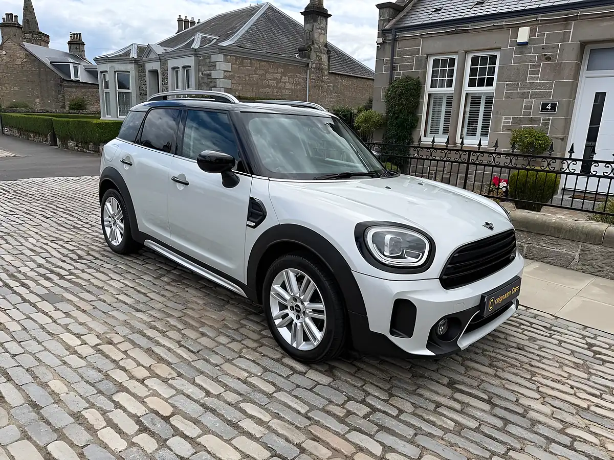 Used 2020 MINI Countryman Cooper Exclusive Silver - Interior and Exterior details 7